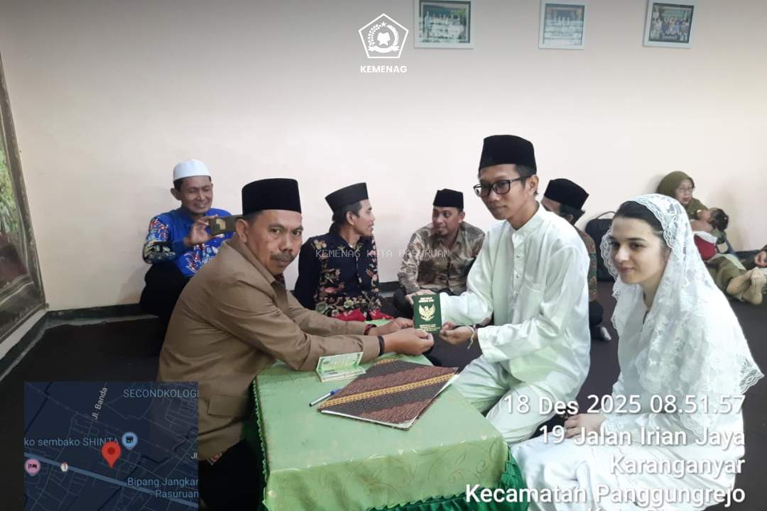 KUA Panggungrejo Gelar Pernikahan Warga Panggungrejo–Prancis
