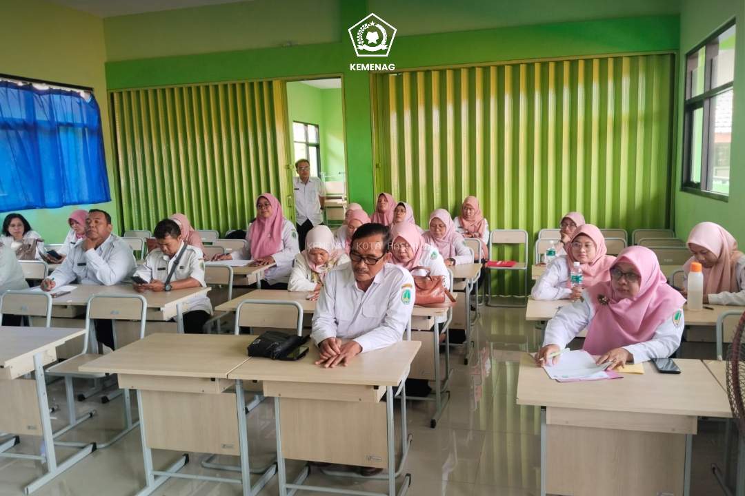 Perkuat Ketahanan Keluarga, Penyuluh Agama Kemenag Kota Pasuruan Gelar Penyuluhan di SDN Pekuncen